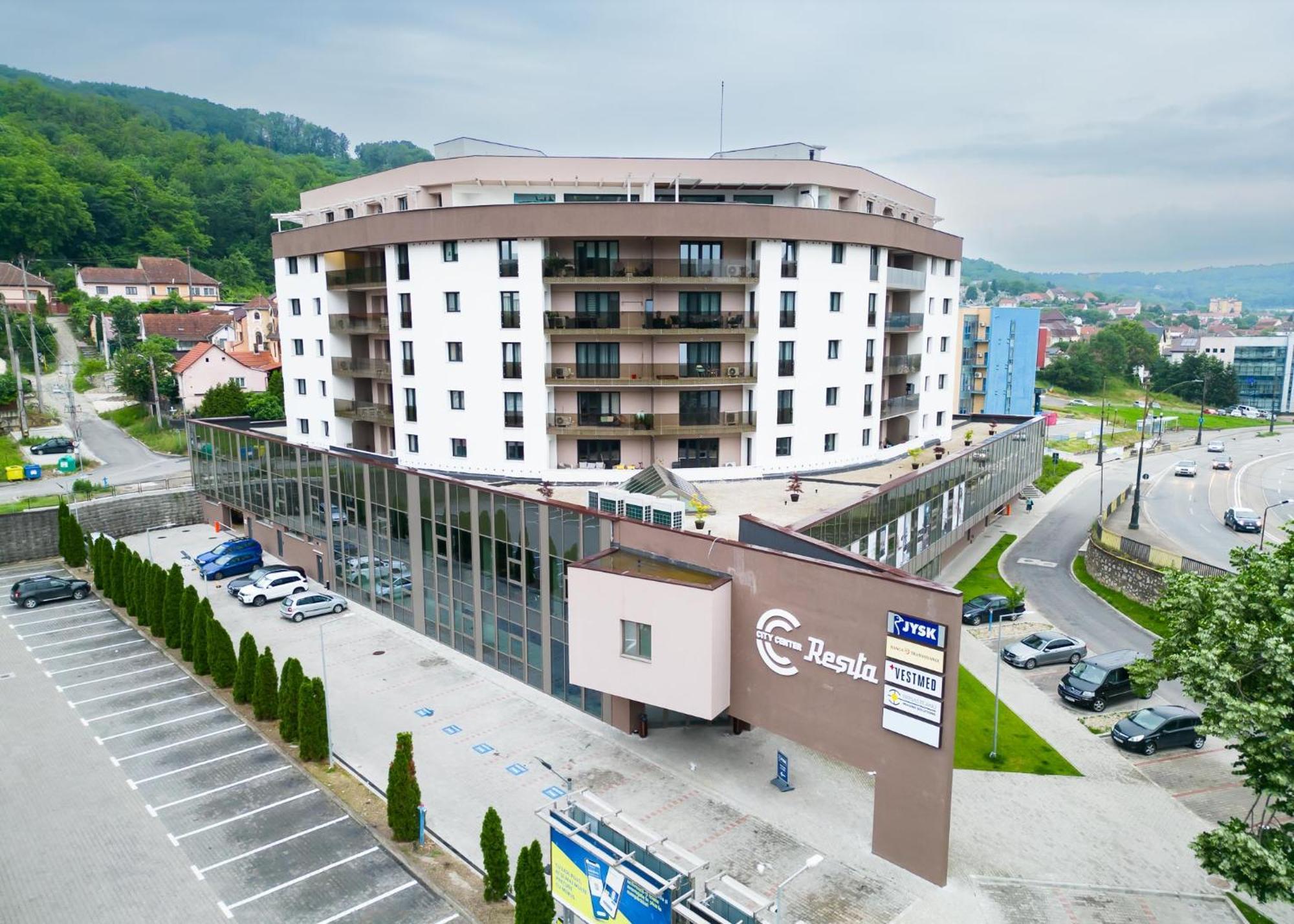 City Center Accommodation - 308 Resita Exterior foto